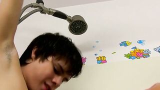 Twinkie suck dick and receives anal pounding in the shower
