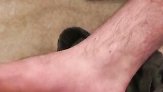 Nerdy amateur jerking his hairy dick and cumshot