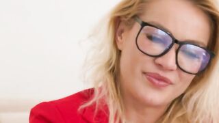 Sexy journalist gags on her idols BBC