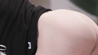 Seductive teen Avery Jones deepthroats and hardly fucks Matt LockwoodsÂ 