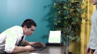 Jock employe has bareback sex with his boss in the office
