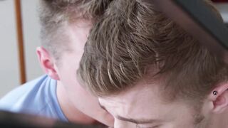 Burly homo Elye Black fondles twink before bareback