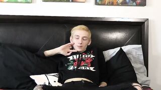 Twink Justin Stone gets dildo after being interviewed and jerks off