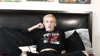 Twink Justin Stone gets dildo after being interviewed and jerks off