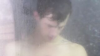 Jasper Robinson appreciates snapping his dick while showering
