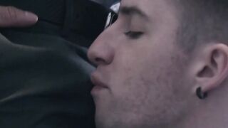 sexy jock Stretching Thyle Knoxxs ass by hanging his father bareback