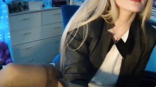 GlamSquirt Lusty demonstration at stripTango