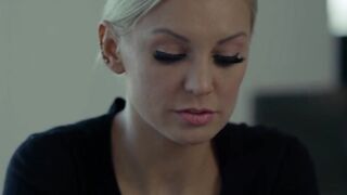 Curvy blonde stepmom facesitted her stepdaughter