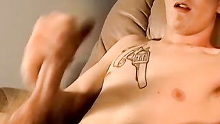 Tattooed butt muncher jerks off his massive shclong solo