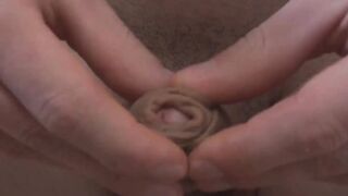 Attractive muscle head Skin Veni fingering and snapping his whole dick