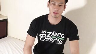 Solo dick wanking and finger ass penetrating with Asian homo