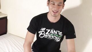 Solo dick wanking and finger ass penetrating with Asian homo