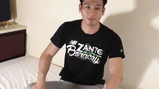 Solo dick wanking and finger ass penetrating with Asian homo