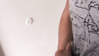 After a blowjob a bearded beginner enjoys raw drilling