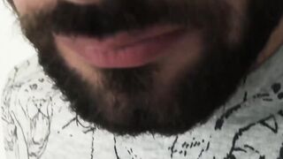 After a blowjob a bearded beginner enjoys raw drilling