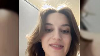 AngelAri Online porn shows at stripTango