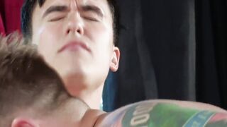 Studs enjoy intense oral foreplay and threeway rawfucking