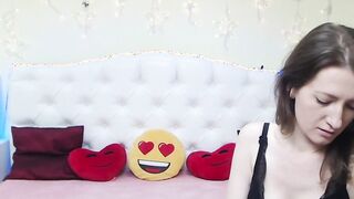 Babe stips off and flashes bra on private webcam show