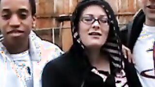 Short haired cihick gets her pussy fucked while sucking BBC
