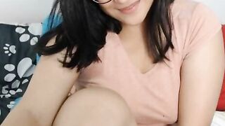 Hot Chick with big ass bends over
