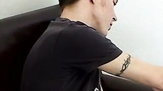 ChainsomerÂ attractive dude finds pleasure with oral fuckingÂ 