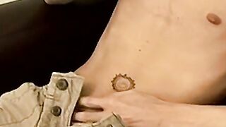 ChainsomerÂ attractive dude finds pleasure with oral fuckingÂ 