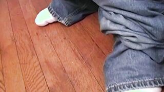 Muscular amateur man strokes his penis until he can cum too