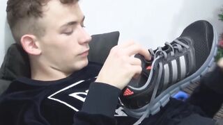 Youngster folks wonderful feet licked and dick sucked before buttcentric
