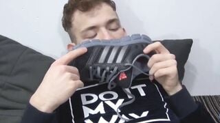 Youngster folks wonderful feet licked and dick sucked before buttcentric