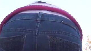 Japanese shocker ruins her jeans as she delivers her piss