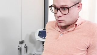 Stepdaddy checks out swollen balls of Andrew Connor to relive his stress