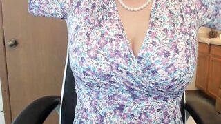 Hottyhousewife18 Live sex shows at CharmCams