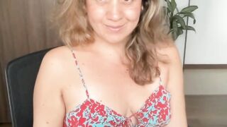 sitingwoman Cam sex chat at stripTango