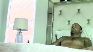 Tattooed Duncan Dixxx sucked off by big cock Joe Schmo Hoe 2