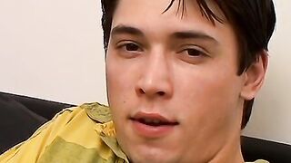 Solo twink amateur Kyle Valasek jizzes in his underwear