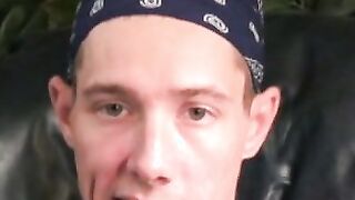 Rough gay shows off his body and big cock while masturbating Hoe 2