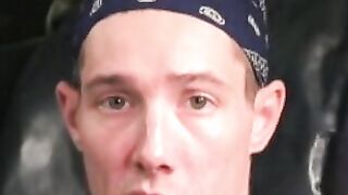 Rough gay shows off his body and big cock while masturbating Hoe 2