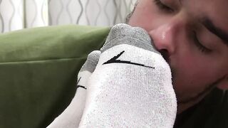 Amateur feet worshiper licks toes and feet with socks