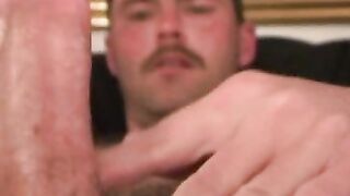 Hairy stud shoots a thick load after intense masturbation Hoe 2