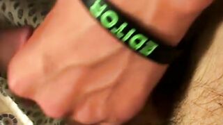 Amateur twinks organize group sex session full of oral