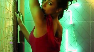 Sexy blonde babe Emerald Ocean playing with her sultry and stunning body