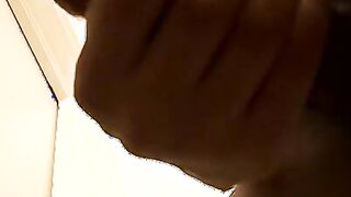 Striaght dude jerking his big dick and cuming upside down