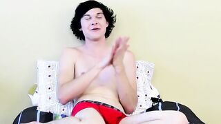 Twink uses dildo on his ass and pulls at his enormous cock