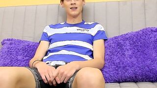 Skinny youngster cumms while drilling his ass with a dildo