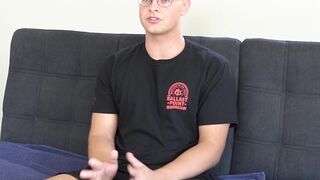 Nerdy young naked majn masturbates hard before cumming