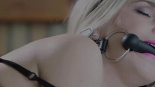 Blonde darling in unmentionables gives her lord a brilliant climax