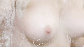 Pretty hottie Megan Winters pussy stretched in the shower