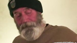 Hobo amateur grandpa jerking himself off with his huge beard
