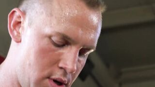 Hunks give each other blowjobs and rimjobs after working out