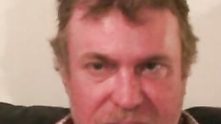 Hairy old amateur jerks off and shoots a load on his belly